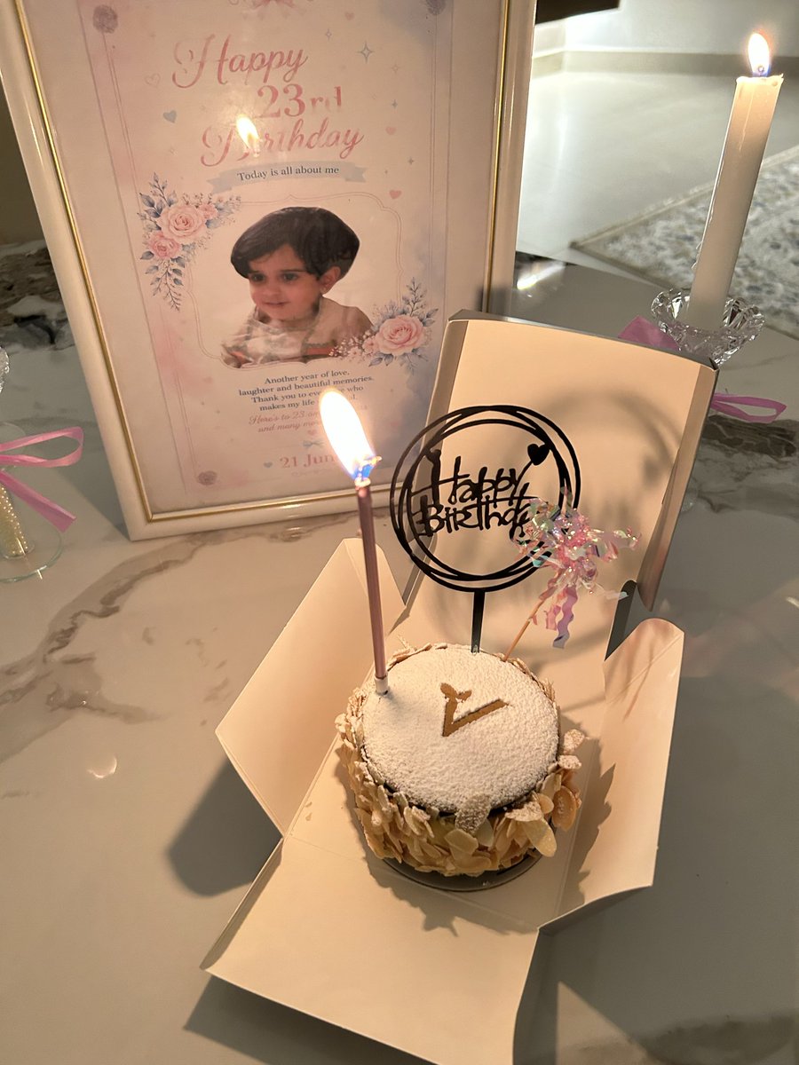 imrazan_'s tweet photo. 21  June
يومَ ميلادي💖
اللهم اجعل ايام عمري تمضي بالخير
 مليئة بالمسراتِ 🎂🪄 https://t.co/HdWpq29xWi