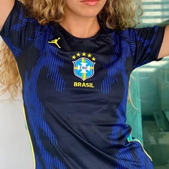 choquei's tweet photo. 🚨VEJA: Padre revela ligação histórica entre a camisa azul da seleção e Nossa Senhora Aparecida. https://t.co/sRGmAy0nFU