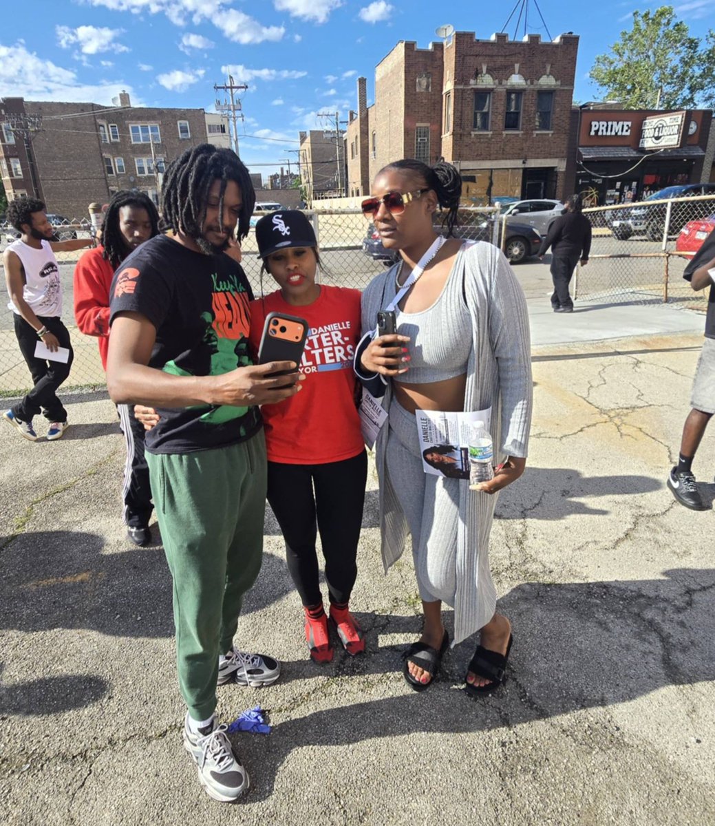 Dannic44's tweet photo. I had a great time celebrating Juneteenth with the citizens of Chicago yesterday. 2nd stop The Regal.

 I enjoyed introducing myself, speaking with residents, and listening to their concerns. It was a meaningful and beautiful day of community engagement.

Chicago citizens first, always.
 DanielleCarter-WaltersforMayor-2027 
https://t.co/FRBcC9YivY 

#daniellecarterwaltersformayor2027 
#commonsensecarter 
#justicecarter