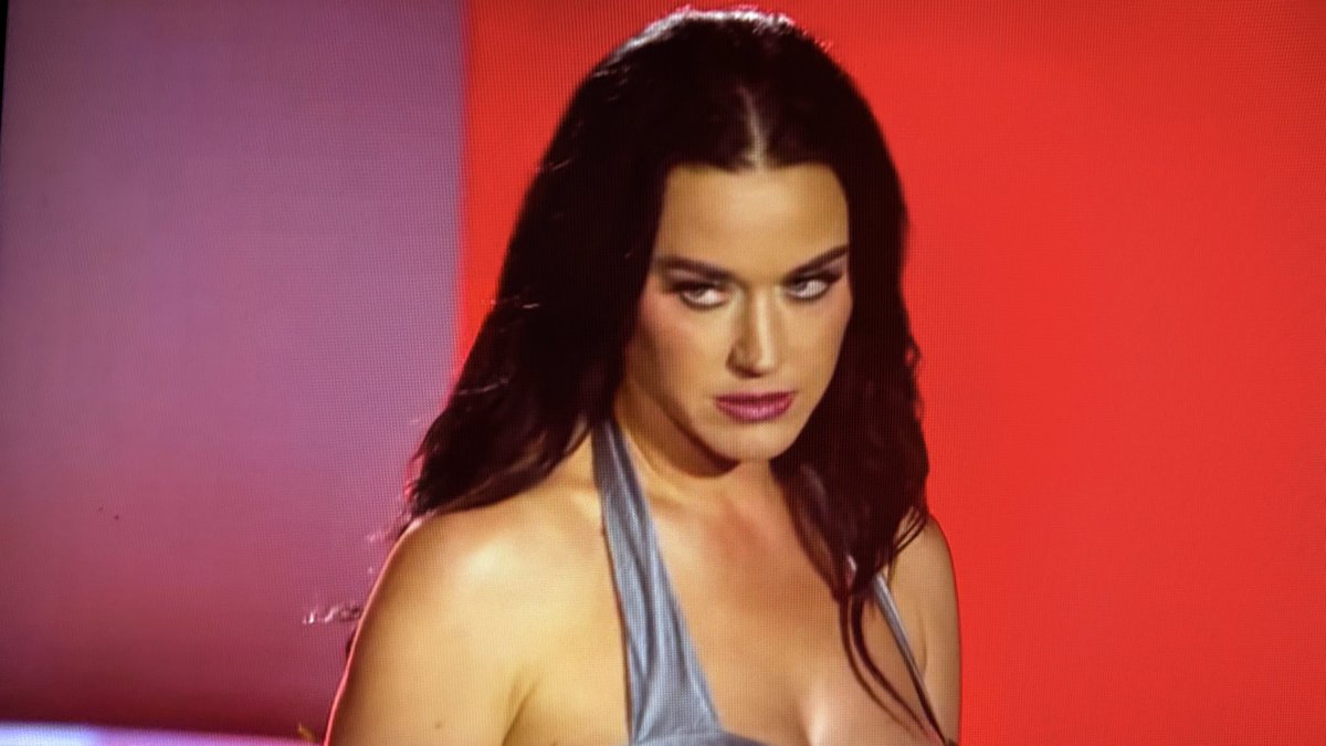 Hoiwy_'s tweet photo. 🔥 KATY PERRY🔥 https://t.co/HhdZ7bo4GG