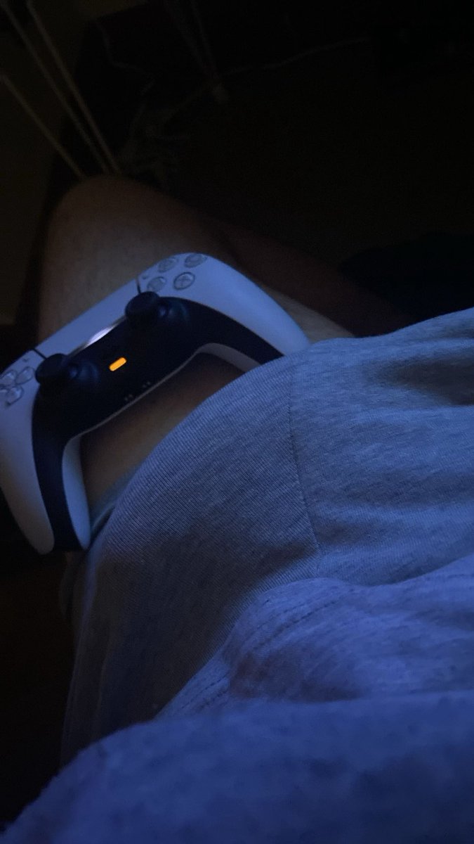 Elixvtq's tweet photo. play some games with me? https://t.co/PHm1dJQSZk