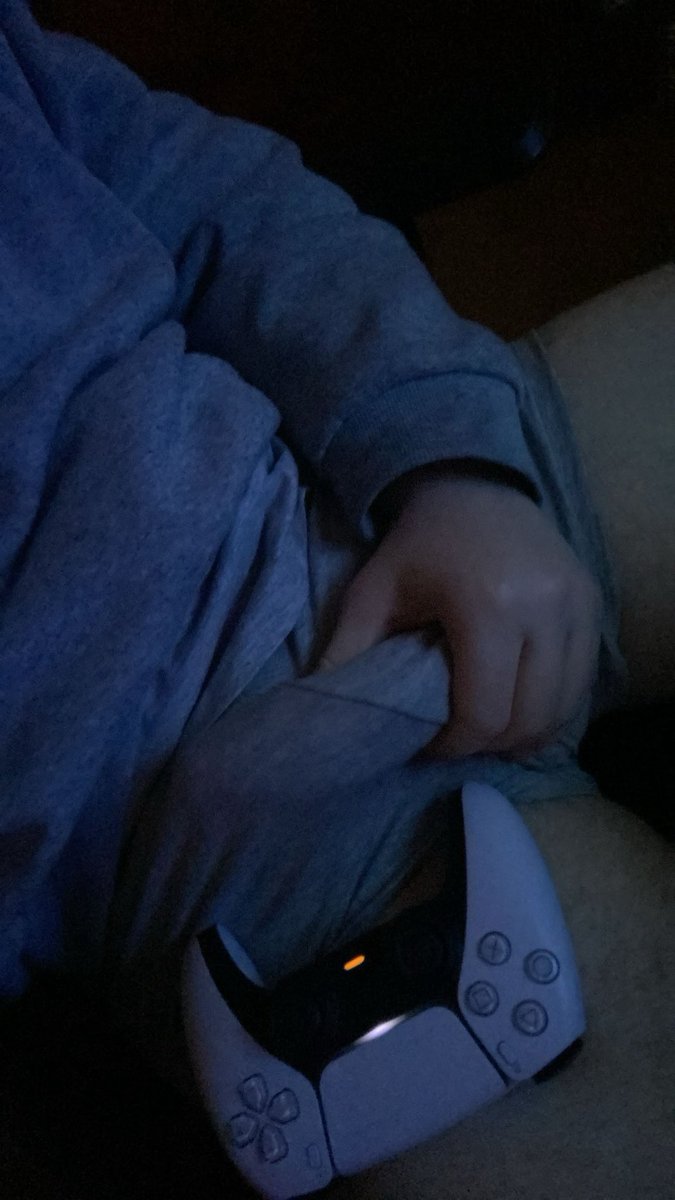 Elixvtq's tweet photo. play some games with me? https://t.co/PHm1dJQSZk