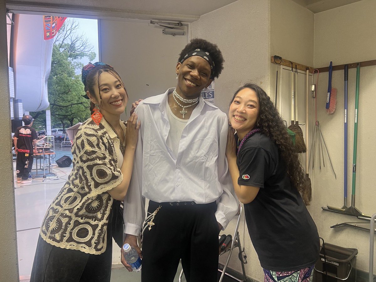 SUNaria_3's tweet photo. SUNaria初のMC Only出演🎙️✨
あいにくの雨でしたが
SuZAN＆ERIRINによる1日目は
無事に終了しました☔️❤️✨
彼は最高のパフォーマンスをしてくれた
ゼイビアン🫶💞

本日はSuZAN＆MiZüKiが出演🎙️
代々木公園のステージでお待ちしてます😍 https://t.co/2y1RnFqG2v