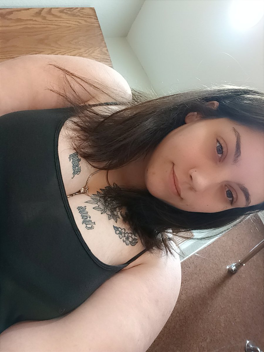 PrettiestP0ison's tweet photo. It's 🎮GAME NIGHT🎮 come spin one of three wheels for a chance to win BIG PRIZES! snap: @d4ddi3sdoll
#selling #content #sellingcontent #pawg https://t.co/154wDN6v64