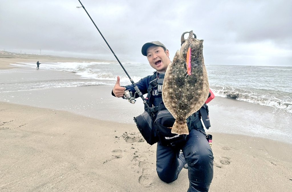 ta2Jb23's tweet photo. 久々のおはよう鹿島灘🤩
そこそこ荒れてる状況でも釣れちゃった😳
これは鹿島灘開幕?😁✨
#フリッパー40
#リモートサーフ感謝祭
#DUOinternational
#Beachwalker
#VARIVAS
#PR https://t.co/oMjZ4qSZVp