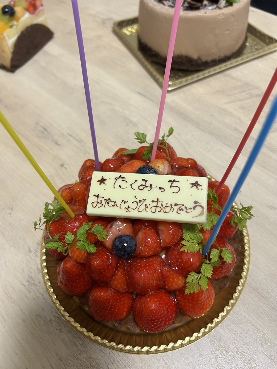 vanana0621's tweet photo. 友達が祝ってくれて神 https://t.co/IBS5AifMoT