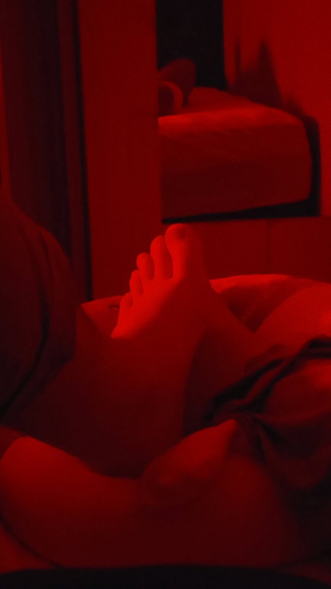 VeryLewdyJacob's tweet photo. Which one of you foot lovers are gonna come kiss and massage daddy's feet https://t.co/3WKCd6WORq