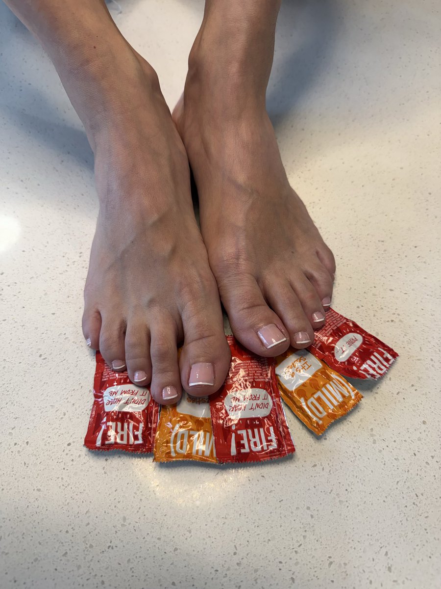 toebellsupreme's tweet photo. how spicy should we get 🌶️🌶️ #feet  #feetworshi̇p #footfetısh #prettytoes #spicycontent https://t.co/t7tG79aIzw