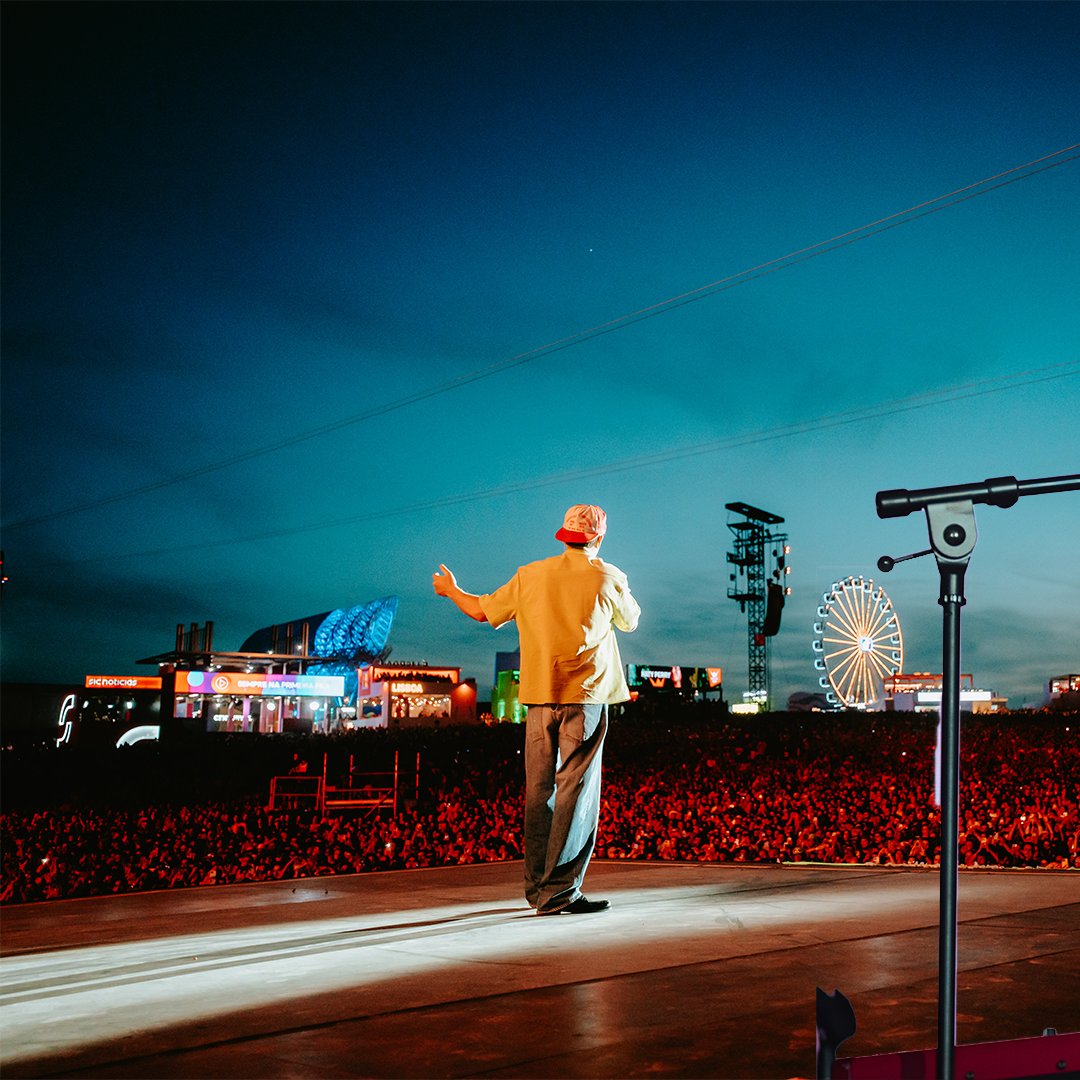 rockinriolisboa's tweet photo. We're only one call away and we definitely want to see you again 🤩
Foi ÉPICO, Charlie ❤️🔥
#CharliePuth #PalcoMundo #RockinRioLisboa #EuVou https://t.co/hnoFRbH3sa
