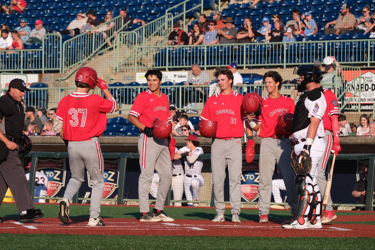 BaseballCANJNT's tweet photo. Juniors erupt for nine runs in the opening frame!
Kadyn Armitage put the exclamation point on the inning with a grand slam as Canada jumps out to an early lead.
π https://t.co/x71jWASzJE
πΊ https://t.co/Ph1Ma7ca1U
#BaseballCanada | #MLBDraftLeague | #JNT https://t.co/qyZ4N8CPyN