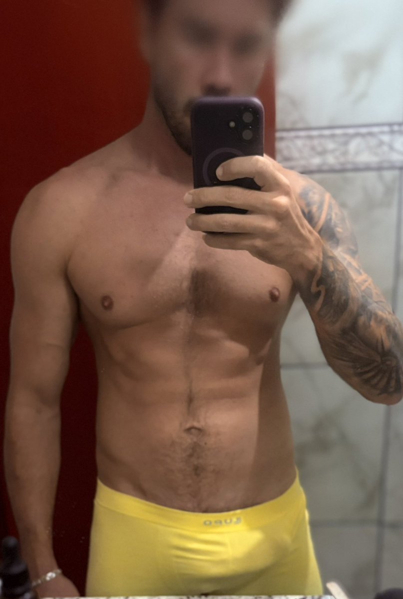 hernanejus's tweet photo. Relaxando pós banho 💦😉 https://t.co/uA8h3rBDvI