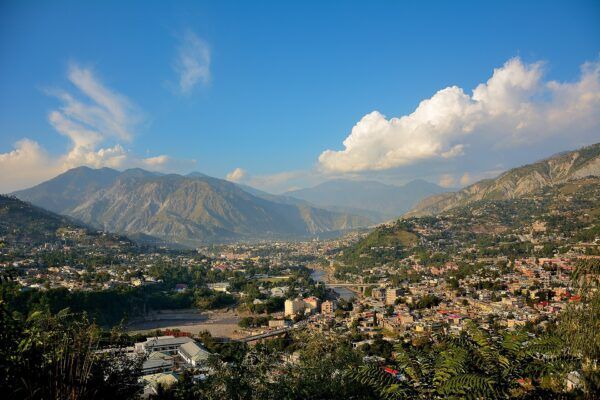 Diplomat_APAC's tweet photo. Grievances over political representation in Pakistan-administered Kashmir will remain a powerful means of mobilizing opposition against the Pakistani state. https://t.co/fxkb27qeKS https://t.co/o2FZdcy4nk