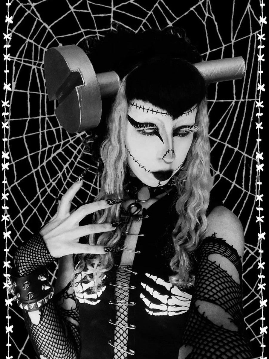 veilofcoffins tweet picture