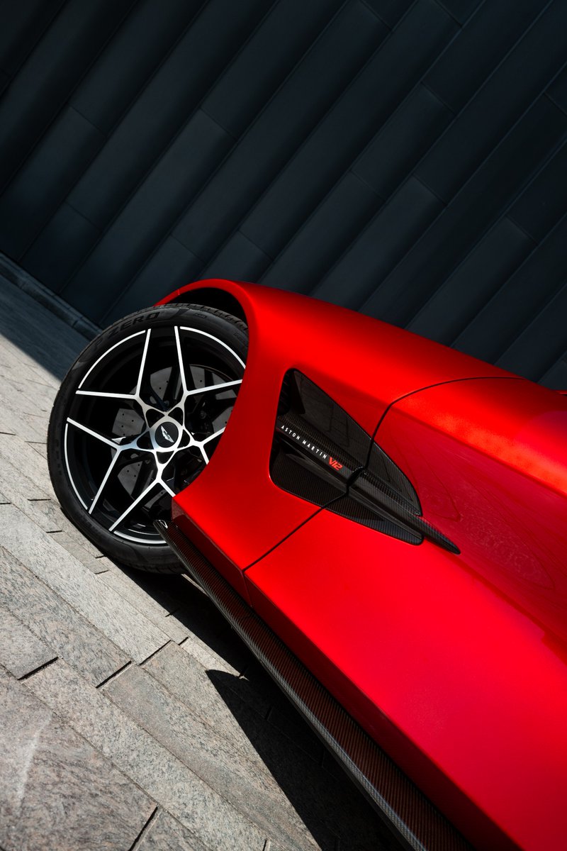 astonmartin's tweet photo. Vanquish. Expanded.

An all-new 2+2 seating arrangement adds versatility to the definitive Super GT, allowing you to choose the perfect layout to suit your lifestyle.

#AstonMartin #Vanquish #ZENITHDRIVEN https://t.co/Kr8zbByAal