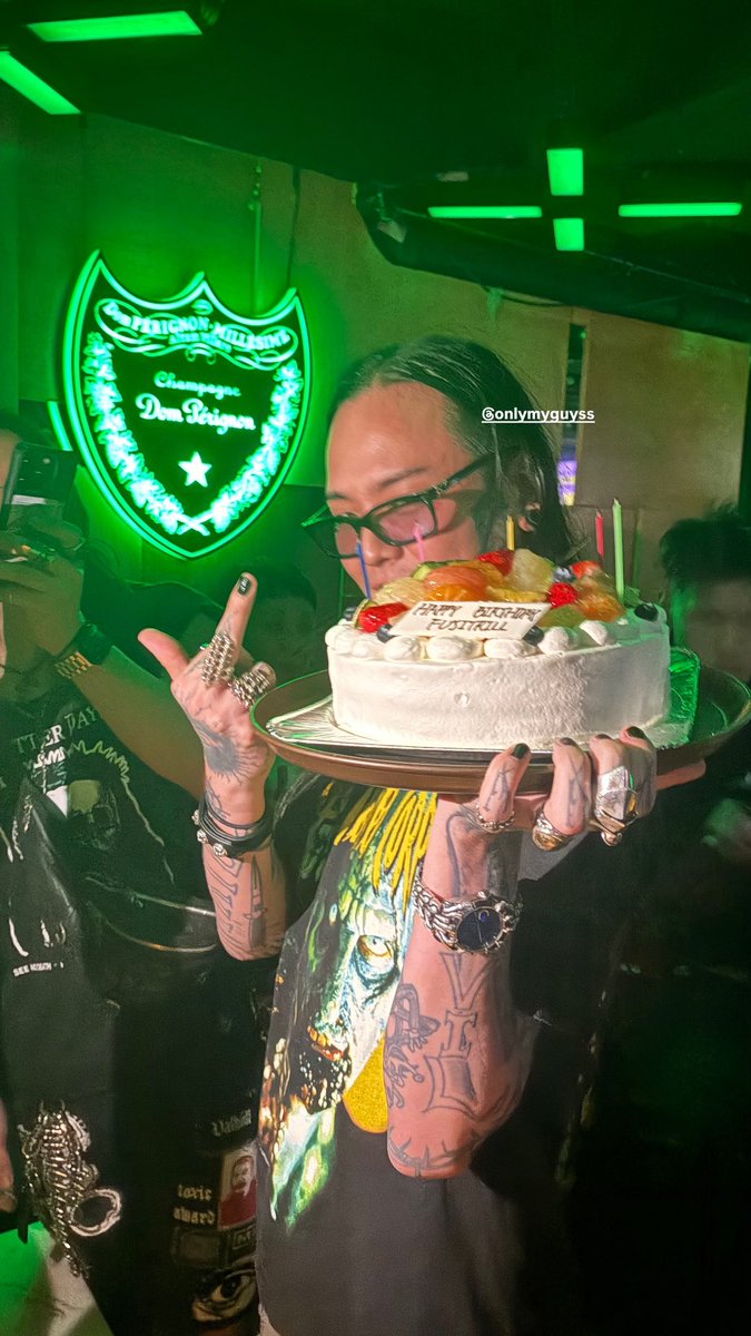 onlymyguyss's tweet photo. Happy Birthday Fujitrill😈😈😈 https://t.co/3xMQxh9JhX