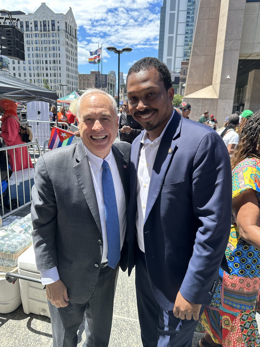 TomDiNapoli's tweet photo. Great to stop by Harlem today to campaign with Jordan Wright and speak at a voting rights rally. 

Black political power is under attack and I stand with our Black political leaders who will not let voting rights or civil rights be rolled back by Trump and his MAGA radicals. https://t.co/wMU1mTPQVV