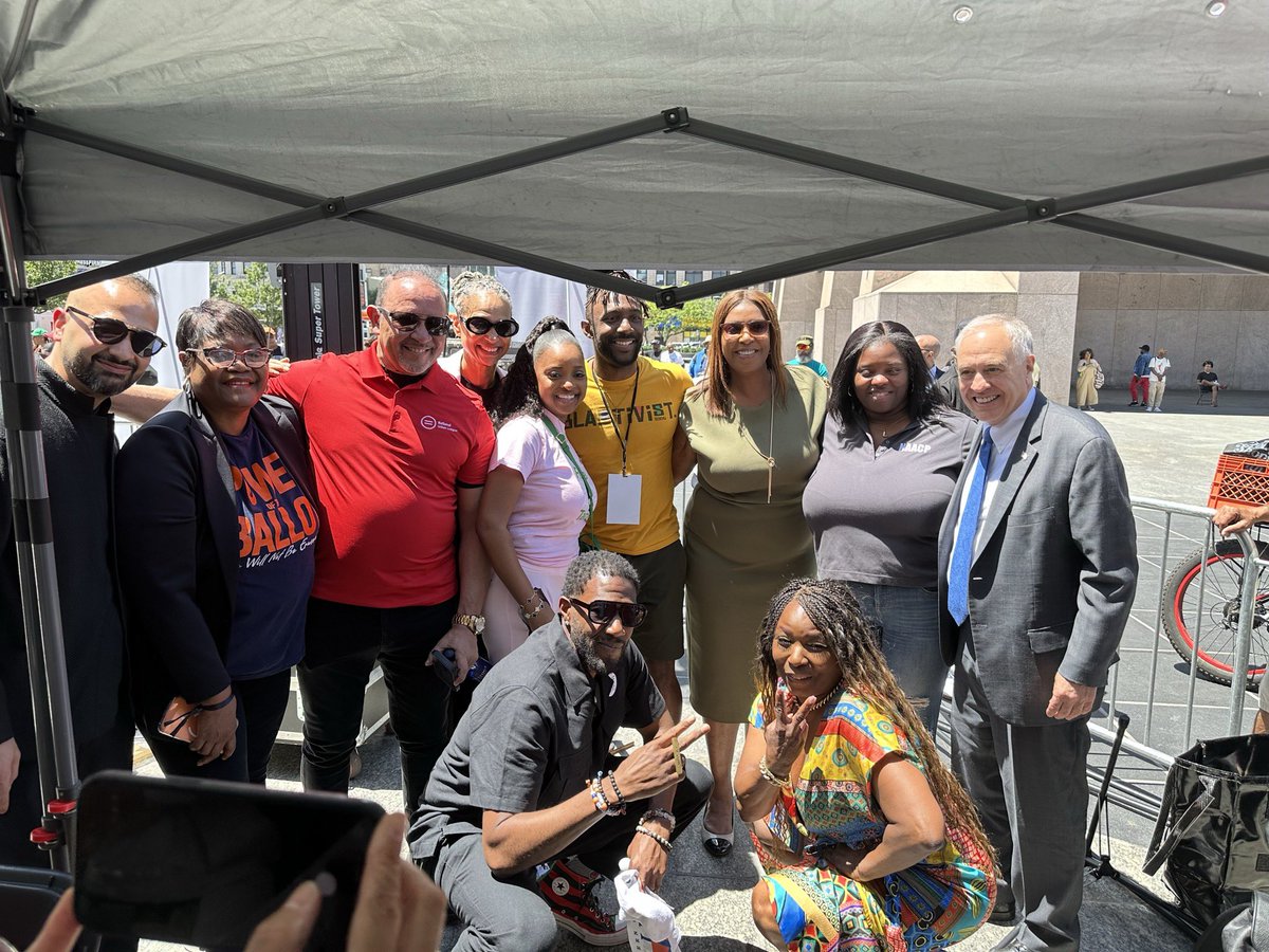 TomDiNapoli's tweet photo. Great to stop by Harlem today to campaign with Jordan Wright and speak at a voting rights rally. 

Black political power is under attack and I stand with our Black political leaders who will not let voting rights or civil rights be rolled back by Trump and his MAGA radicals. https://t.co/wMU1mTPQVV