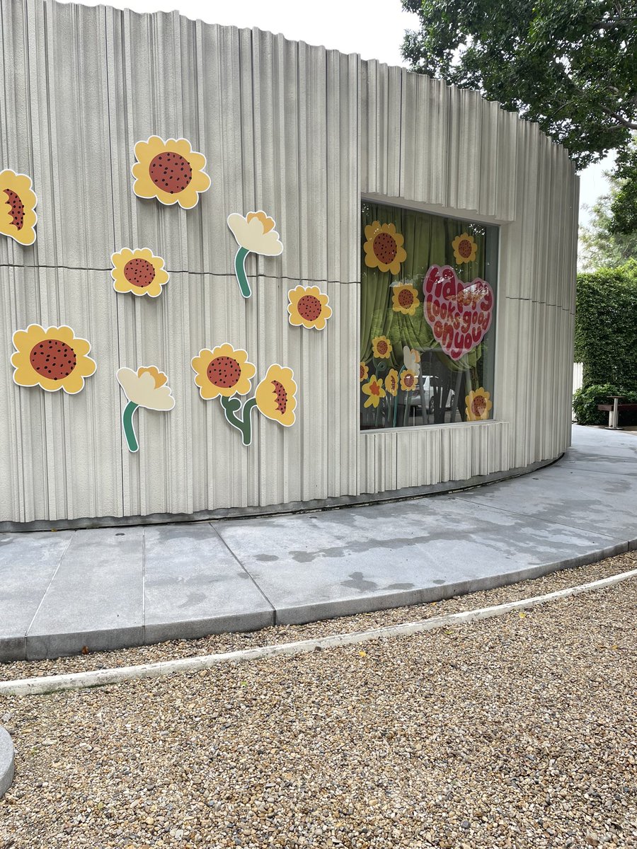 beer49N's tweet photo. 🌻😔🌻🌧️ https://t.co/t2MOCiQuNn