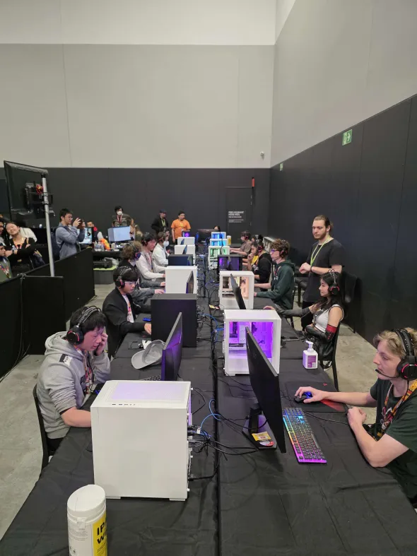Wave_OCE's tweet photo. SMASH! Con x Wave OCE - Swiftplay event 💫

Wave OCE is excited to be hosting this year's VALORANT Tournament for SMASH! 2026. 

When?
- ‘Open’ Event: Saturday 11th July
No rank restrictions
- ‘Amateur’ Event: Sunday 12th July
Peak rank Platinum or below

Where?
Smash! Con Sydney, at the ICC (International Convention Centre)

Sign ups?
Registrations are open and will close Sunday the 28th of June at 11.59pm.
Information on these are in the replies!

Prizepool?
We have a confirmed prizepool of $500AUD per day, a total of $1000AUD! 

Whether you're bringing precise gunplay or just looking to make new friends and have a good time, there's a team waiting for you!