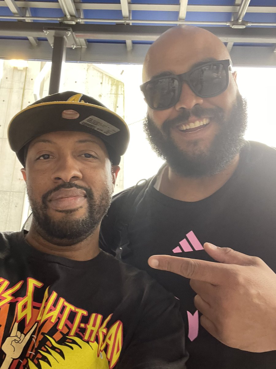 DJALL_REDDY's tweet photo. Watching @theresnocontest my guy @AJFrancis410 funny asf , best big man in the business , the music , owning Elijah , making joe Hendry famous , wrestling in lil drawers 😂😂😂You gotta love this guy man #TheRealest MONEY MONEY MONEY @OsheaJacksonJr @toojiggy https://t.co/EmNcLN4agJ