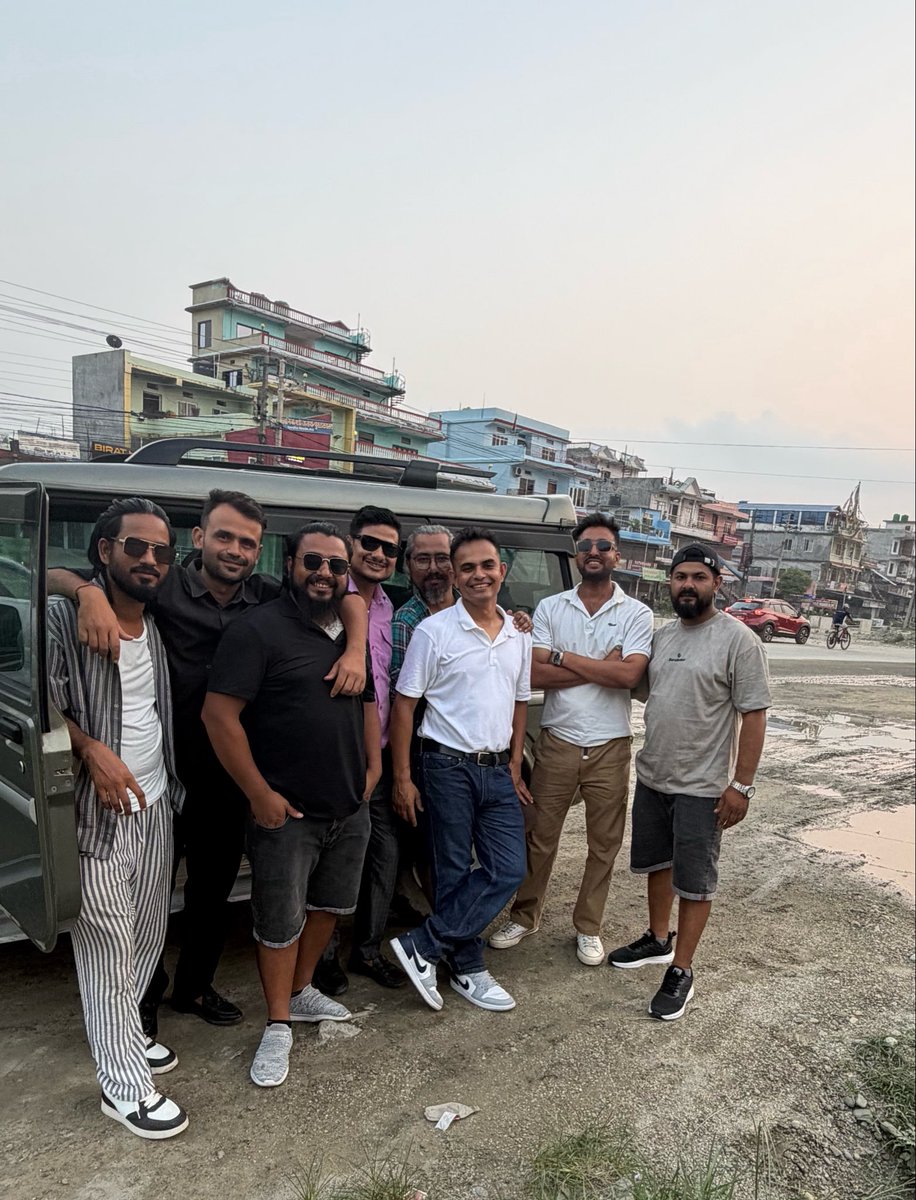 binodpd_______7's tweet photo. शुभ प्रभात🙏🌦️
साथीहरूसँग बिताएका हँसीखुसीका पलहरू ,स्मरणीय क्षणहरू♥️ https://t.co/CSamlit364