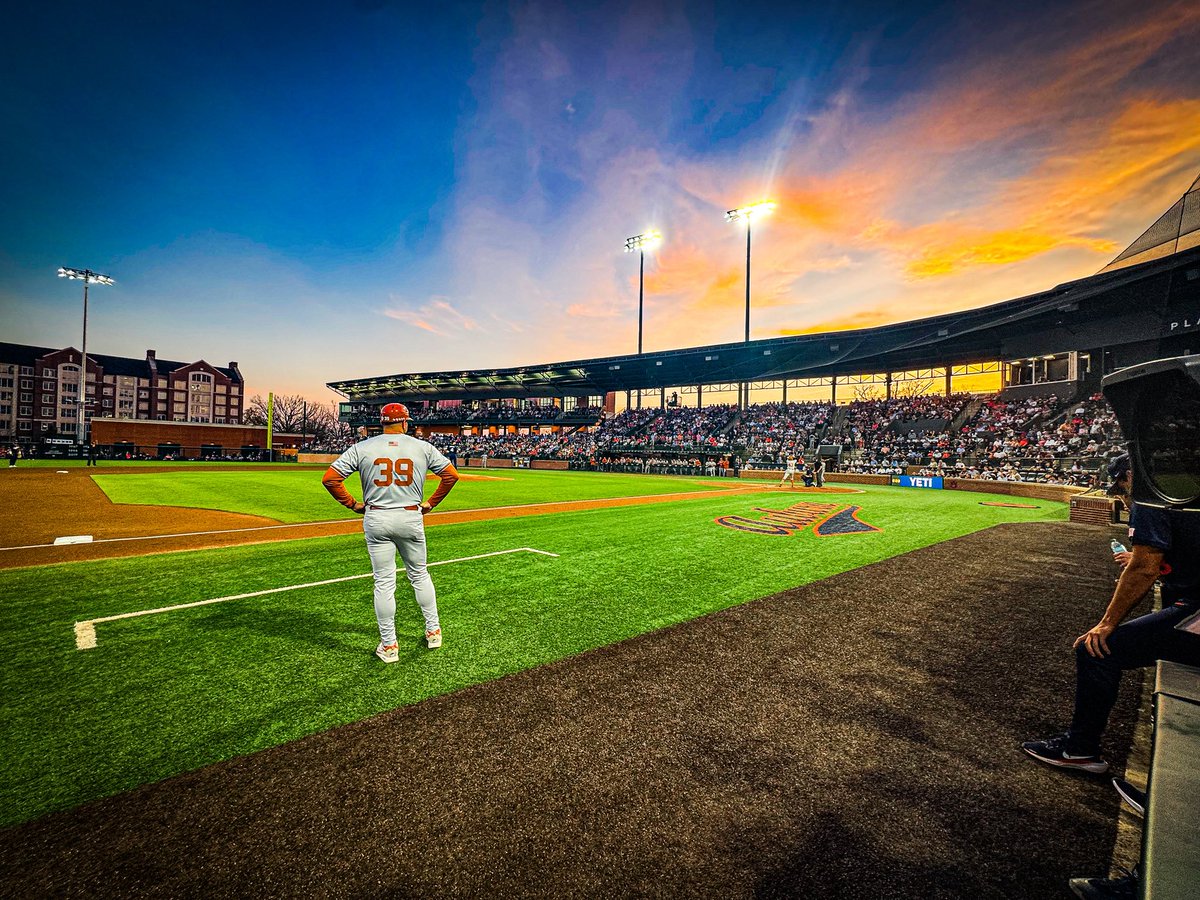 Micah_CBC's tweet photo. Has anyone had a worse couple days than Texas Baseball fans?

1st: Eliminated by Georgia in Omaha.
2nd: Texas A&amp;M takes Nolan Cain and brings him on staff
3rd: Oklahoma is now one win away from a title. https://t.co/bh8pbt9tPg
