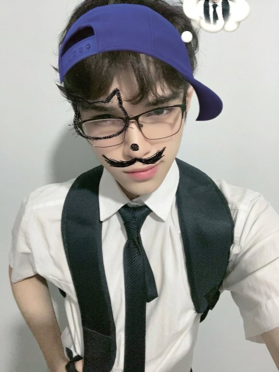 Sunnozhu's tweet photo. postando aq pq amei vey https://t.co/RglhLe2wAp