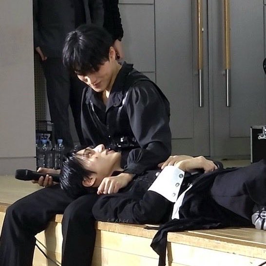 lesbians4woogi's tweet photo. “how is he?”                           “he’s still with me” https://t.co/eBITliHhhC
