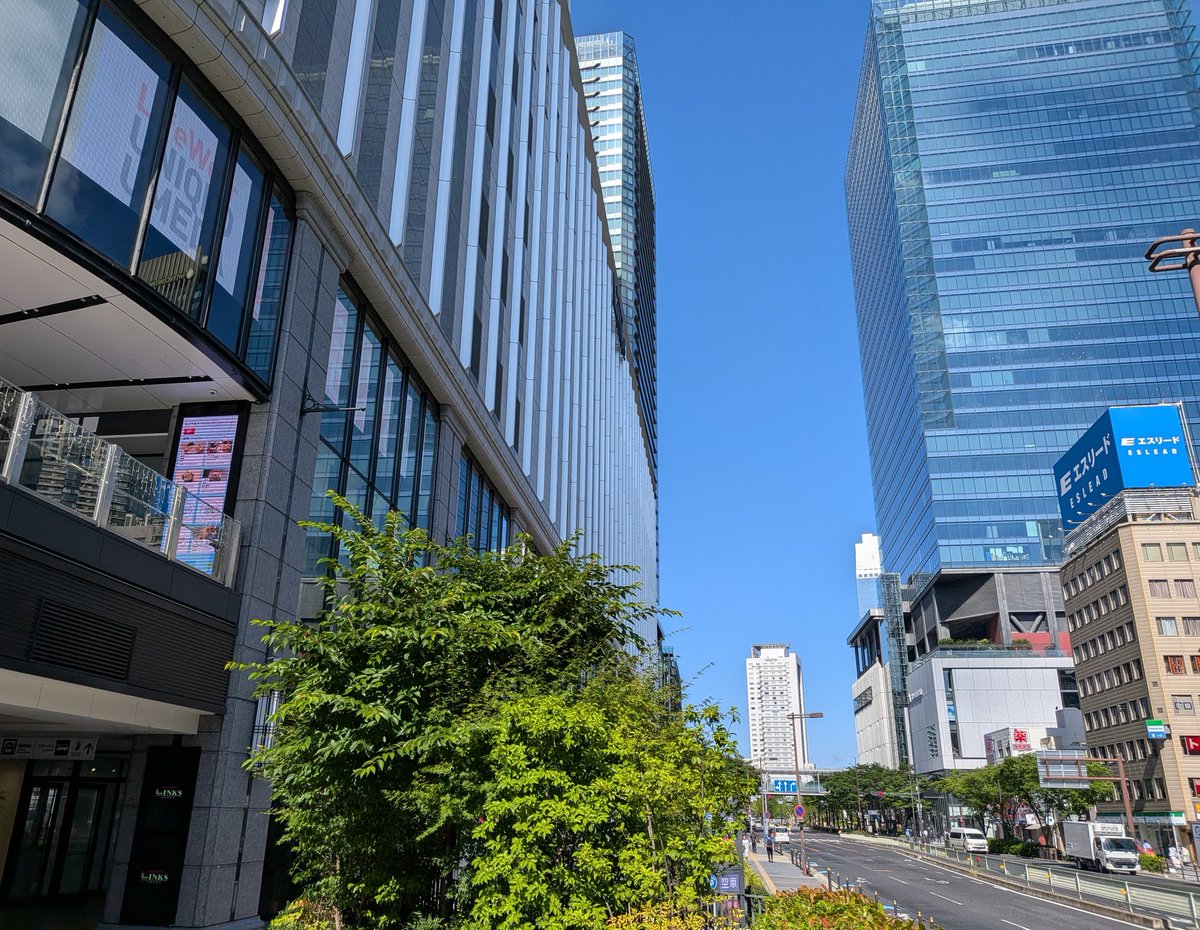 3C_DPT's tweet photo. ねむいっす！

大阪には着いたのですが、眠いですね。なんだかじゅうぶんな休息を取れた気がしません。バスなんだからそりゃそうか。

朝コーヒー。 https://t.co/H1YRlW52m3