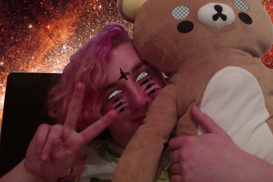 IMISSFLARF's tweet photo. idk if i should only post here to share when there's new work on the site or if its cool to tweet like this is a personal account sometimes too

i'm not on here loads but it's fun seeing what everyone was up to at 19, these are the selfies and macros/netart i was posting at 19 https://t.co/za6p5vqU7n