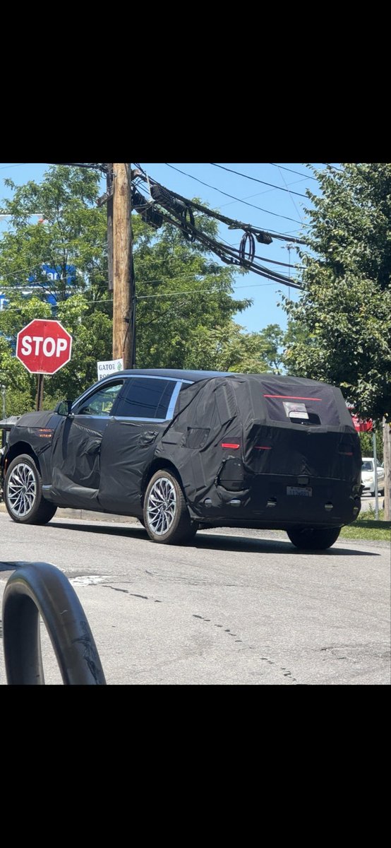 benprevite's tweet photo. @MattWallaceTech Hey! I think I saw the same thing. This is just outside of Pittsburgh off the I-79  Crafton exit https://t.co/D3JaTi8lF3
