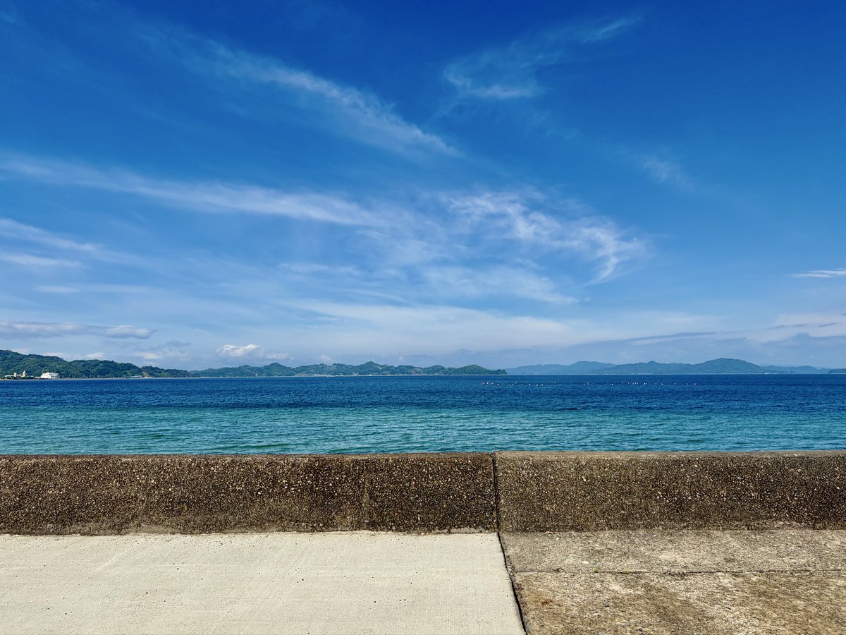7kzuu's tweet photo. 松山は快晴、もはや夏だな🏖️ https://t.co/jPKjwG6YEK