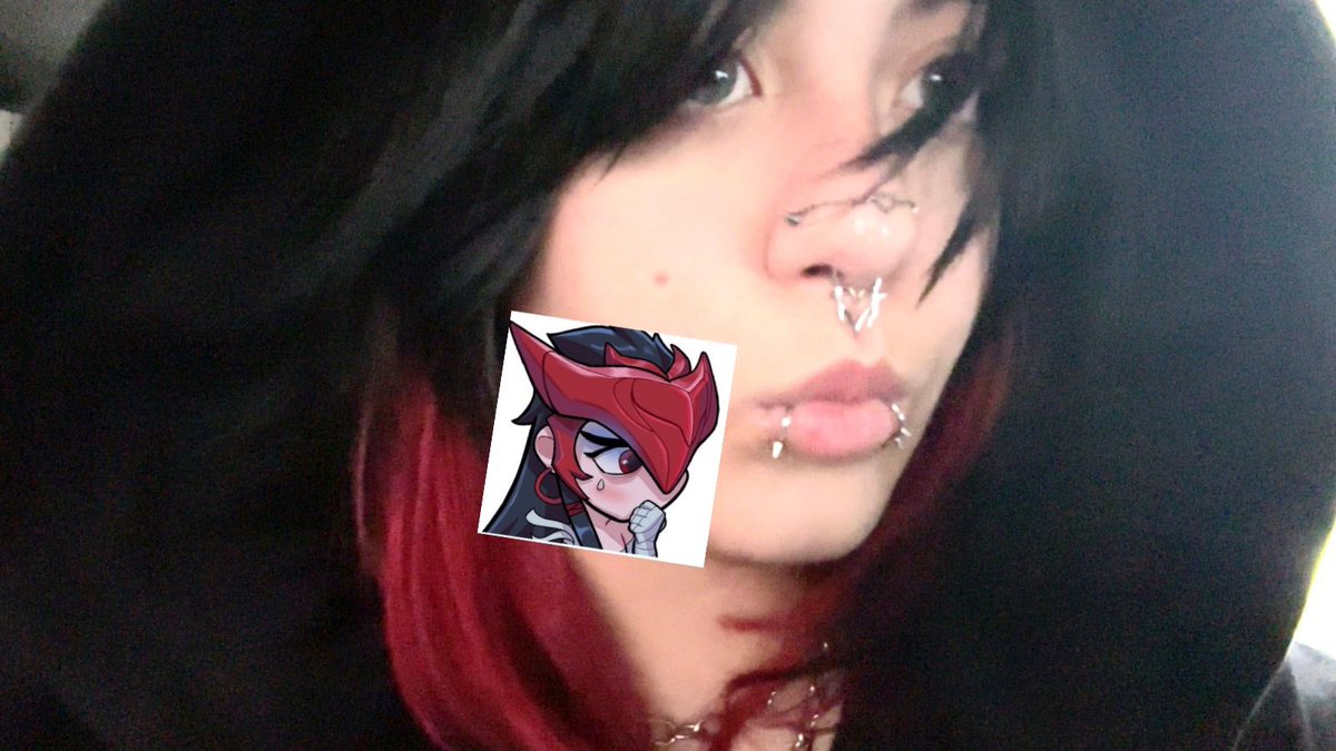 postmortttem's tweet photo. não aguento q essa foto q tirei sem querer indo pra faculdade toda fudida 6h da manhã capenga xoxa virou uma das minhas favs https://t.co/9pc5L6PWzb