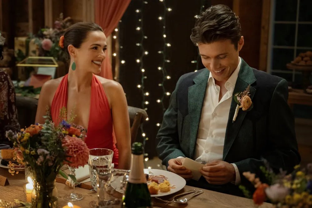 ConnorMovies's tweet photo. #VoicemailsforIsabelle is a funny, sweet &amp; charming romcom filled with heart &amp; genuine emotion. Zoey Deutch &amp; Nick Robinson are great together &amp; share such natural chemistry while their romance is easy to root for. Predictable for sure but it hits hard while still being very cute https://t.co/htkgKwMLJE