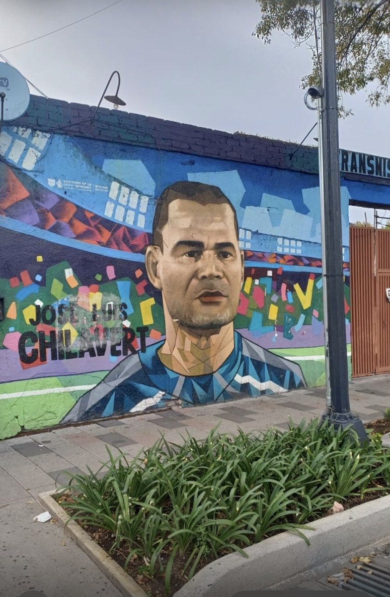 JoseLChilavert_'s tweet photo. @fifaworldcup_es @Mexico_Escucha @ABCDigital @UltimaHoracom en la CDMX sobre la avda Tlalpan,camino al estadio Azteca,están estos murales de las figuras mundiales,como la de Messi y Cristiano,PY está presente con mi figura,gracias hermanos Mexicanos y que sigan los éxitos.❤️🇵🇾💪 https://t.co/I8GEJRX03O