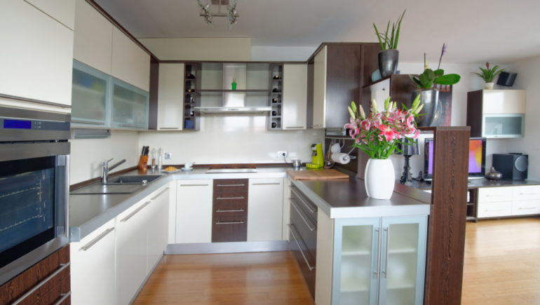 JoeyTxRealtor's tweet photo. Small Space, Big Style: Kitchen https://t.co/pri9GW5q82 https://t.co/vQs0S7TIaV