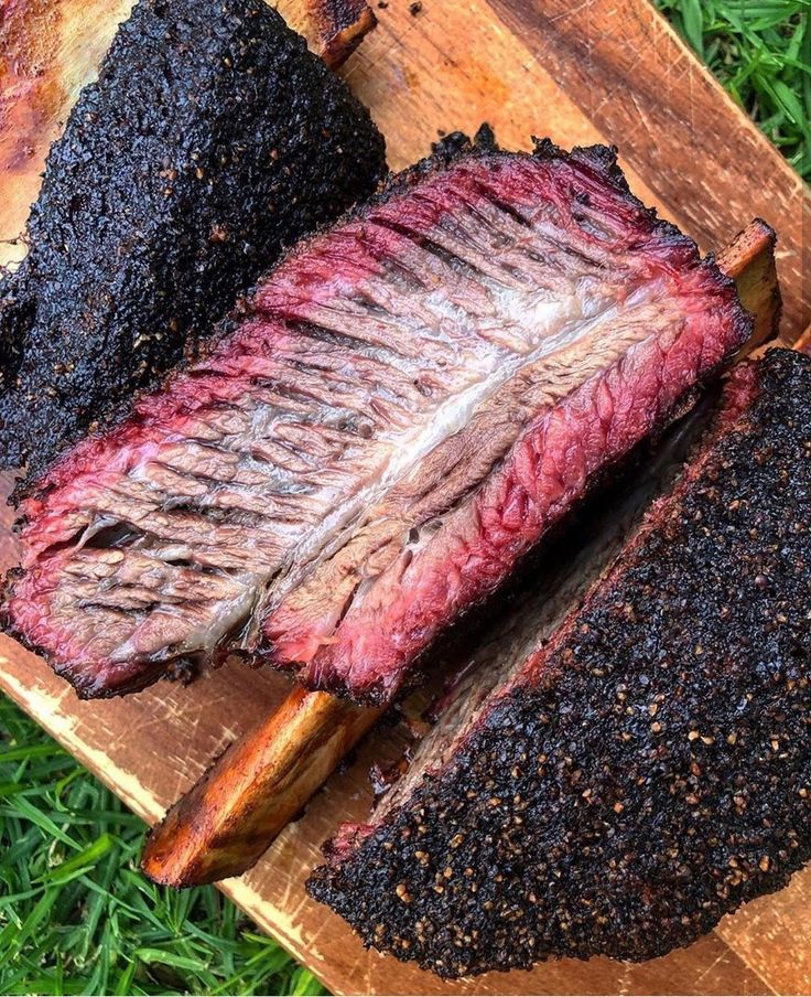 SteakHubbye's tweet photo. Smoked Beef Ribs 🍖🔥 https://t.co/OixO5LlaGF