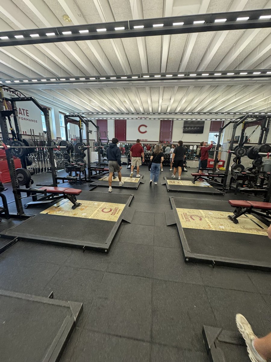 mark_hosinski's tweet photo. Huge thank you to @ColgateFB for having me out on an OV the other day. I loved the campus and the atmosphere. The hospitality was unmatched and I cannot be more grateful for this opportunity! GO GATE! @_CoachFitz @CoachDeLade @CoachTBiscardi https://t.co/nm7WxESx5e