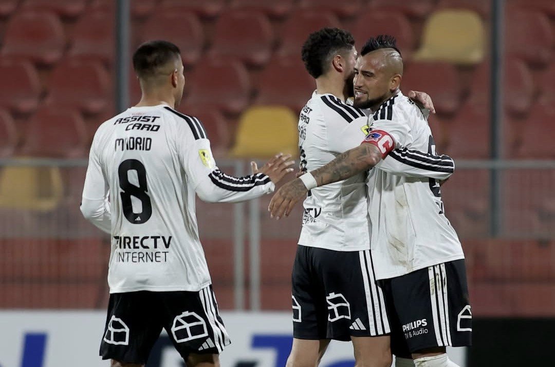 MundoCracksCL's tweet photo. #CopaChile 🇨🇱 | Colo Colo le ganó sin complicaciones a Deportes Recoleta en su debut en Copa Chile 🔥 https://t.co/5jCjxIMQx4 📲 https://t.co/AqUquvtExe