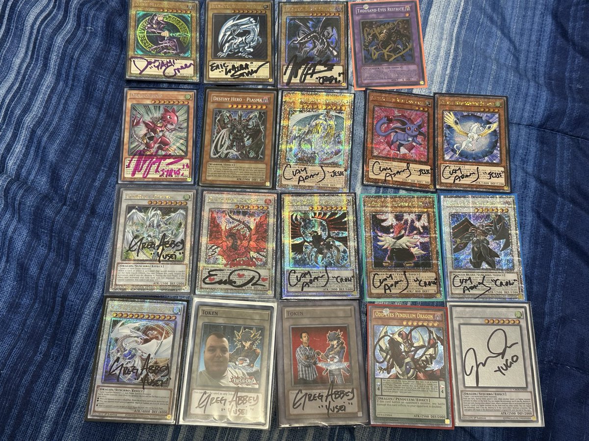 Crowhogan33's tweet photo. the full signed collection! https://t.co/vJLvuMTT6k