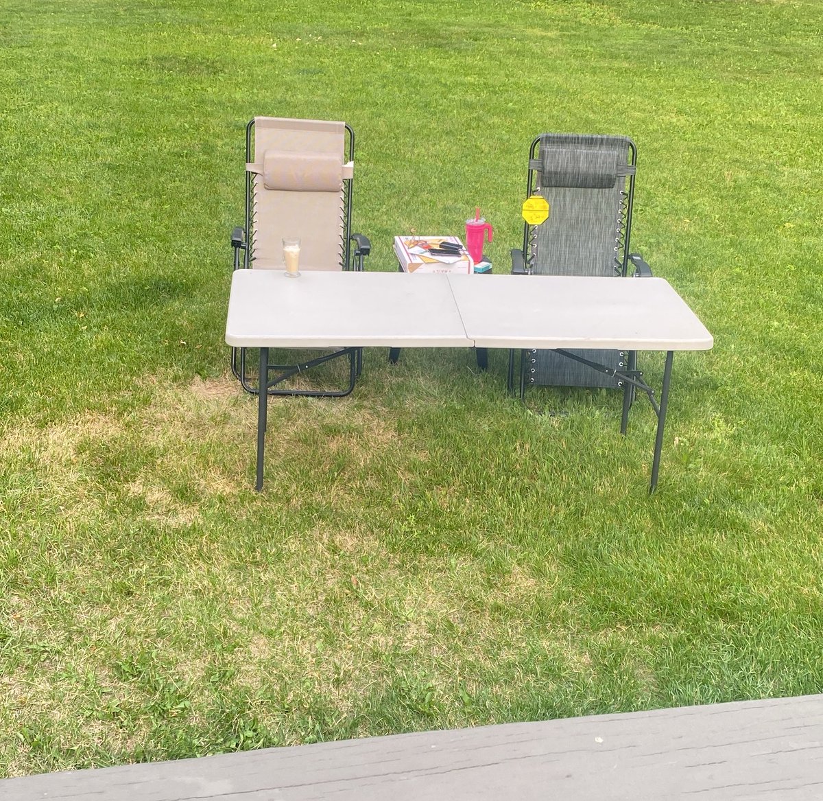 elons_bro's tweet photo. Just set this up in the yard to go through some pictures. Why do I want to hang a change My mind sign on the front? https://t.co/rqFN5TfjLw