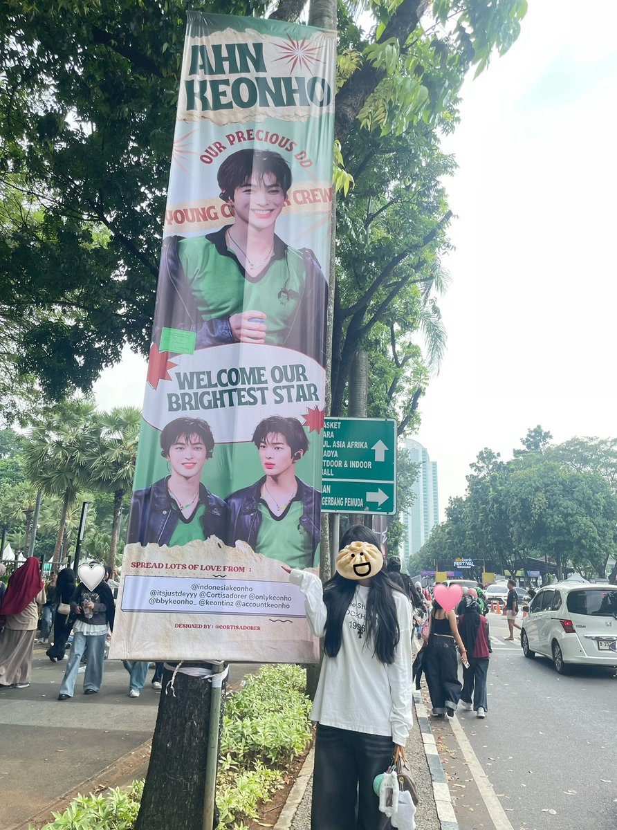 xlxaxk's tweet photo. มาสรุปค่าใช้จ่ายคอนเสิร์ต allobank (3วัน2คืน)
-ค่าบัตร allobank  7,000฿
-ค่าโรงแรม 505฿ (อันนี้หาร2)
-ค่าตั๋วเครื่องขาไป 4,673฿ 
-ค่าตั๋วเครื่องขากลับ 6,584฿ 
-ESIM 158฿ 
-ค่ารถระยอง-กทม. 420฿ (ไป-กลับ)
-ค่าเดินทางในจาการ์ต้าประมาณ 300฿ 
-ค่าอาหาร 1,000฿ (กินจุกอิ่มท้องแตกทุกมื้อ) 
-ค่าของกระจุกระจิหน้าคอน 190฿ 

ได้เจอน้องคอร์ติสสรุปยอด = 0฿