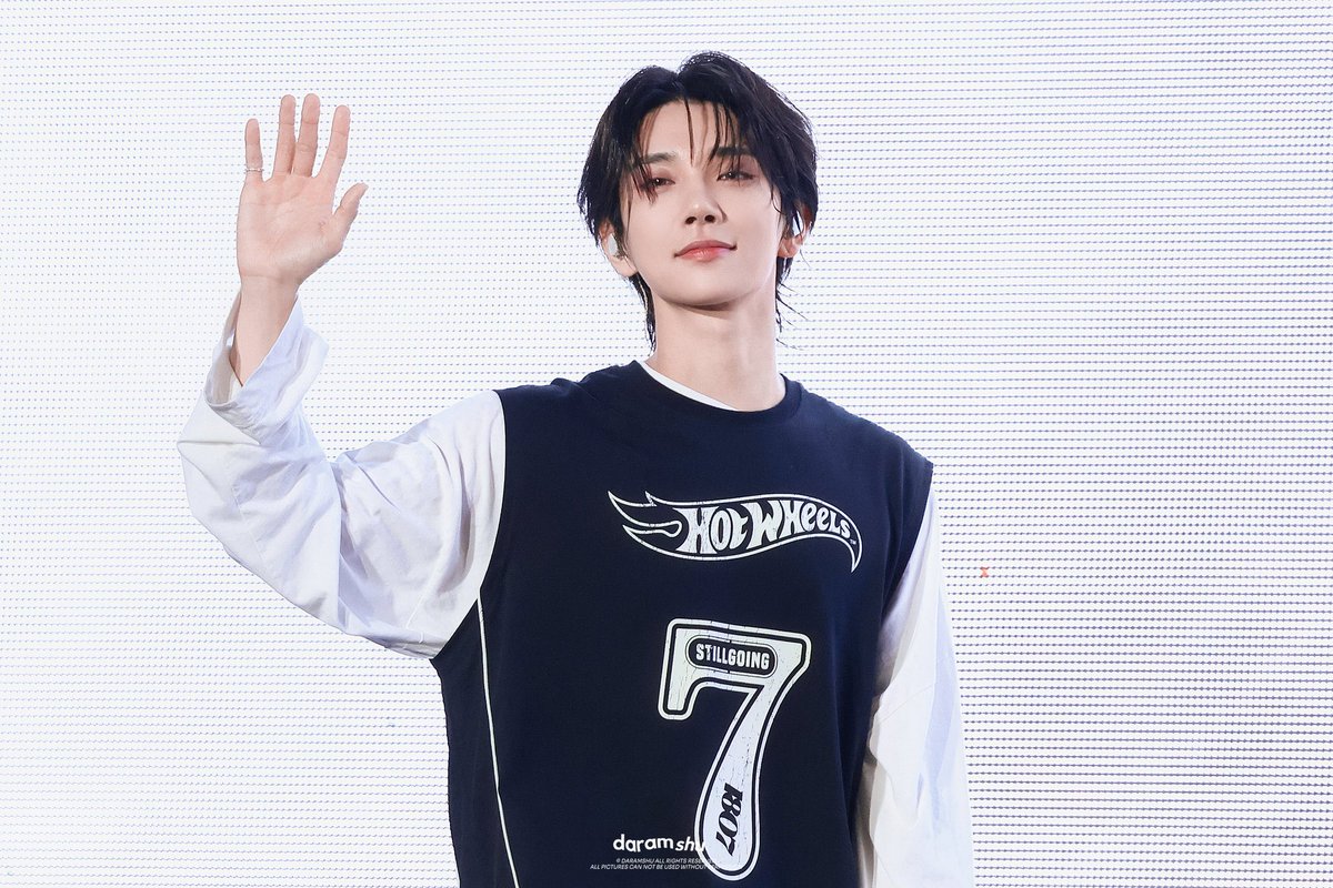 diorjww's tweet photo. yeah whats wt the number 7 😏🙂‍↕️🙂‍↔️

3 (joshua) + 4 (jun) = 7 (junshua) 

JUNSHUA UNIT IS REALLLLL https://t.co/BbBLMd9aHh