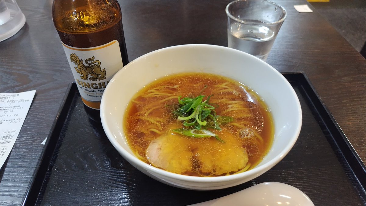 noriHendrix's tweet photo. 横浜スタジアム雨中止の為、新横浜でご対麺。昼は早川でインド式ご対麺。ハズレなしの麺とCurry。#Hasuna #二郎 #ラーメン博物館 https://t.co/Un91VrNCTn