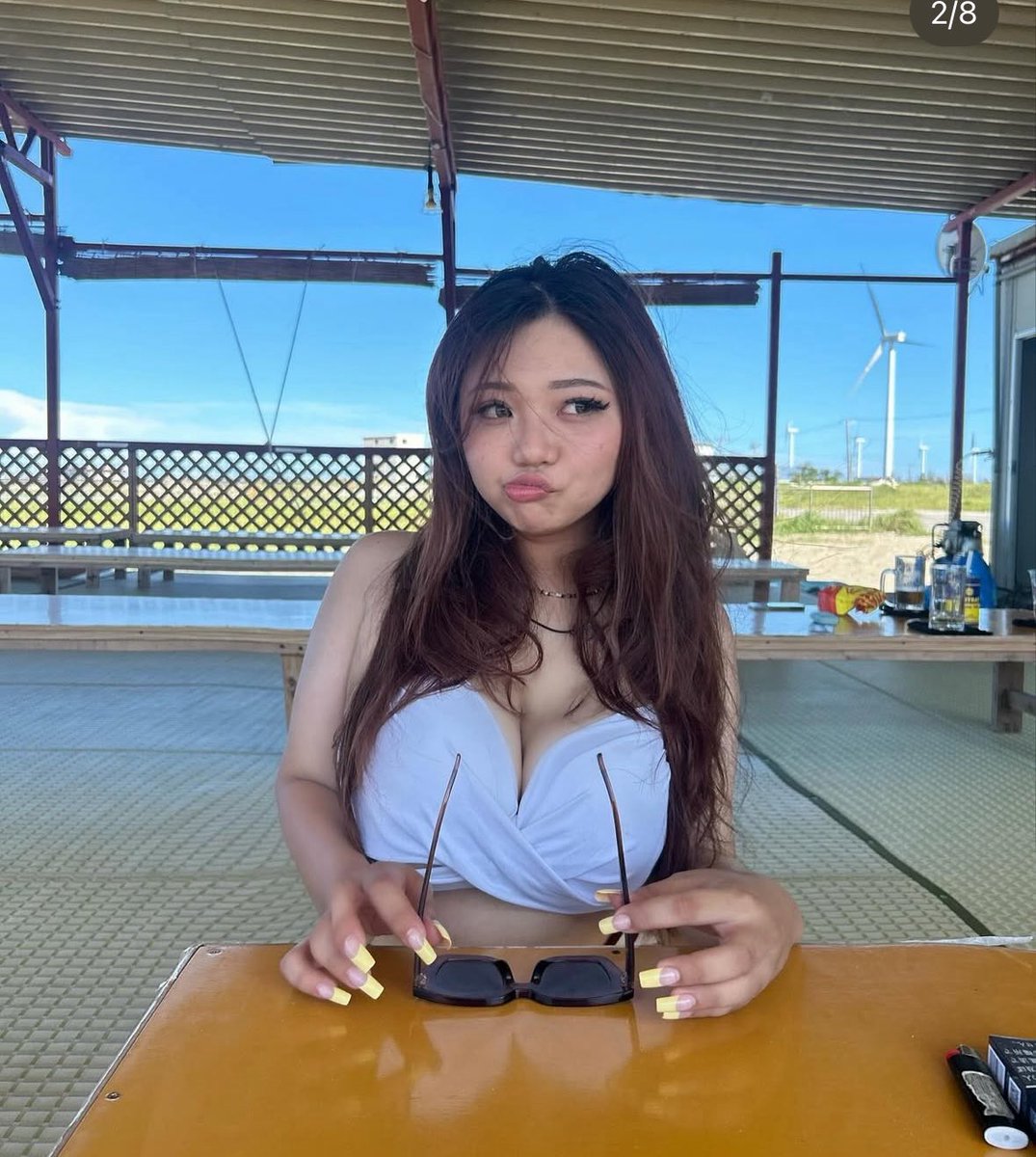 sqwsok's tweet photo. まりあ
20歳
茨城県ひたち野うしく
kカップ
高校でこのサイズ家ではノーブラ
年上に高校の時から連れ回されててそのときに犯されて処女卒済み
カラオケでたくさんパイズリやらされてたりすぐ脱がされる穴モテ女

#オナペ #おなぺ #晒し依頼 #晒し #寝取り #寝取られ https://t.co/TSaODYea0k