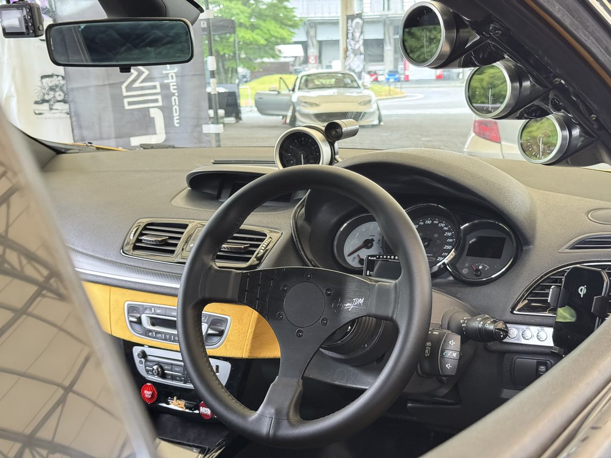 ORIGAMIJDM's tweet photo. 本日展示の3台全てに
ORIGAMI JDM のステアリングが付いてます!

※JDMな車はありません‼︎ https://t.co/WRHWl8Mz3q