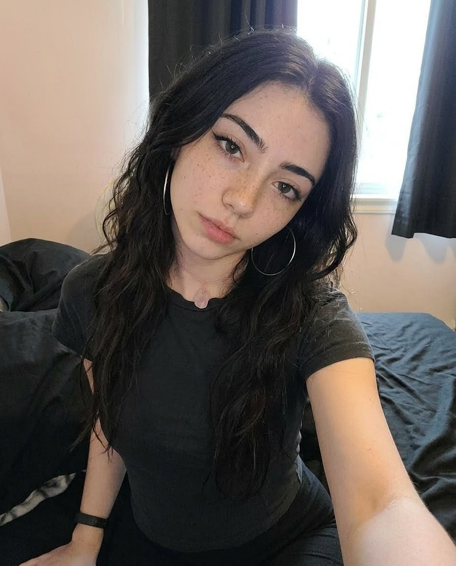 lilyxoxi03's tweet photo. did u miss my face https://t.co/UhCOOULUcK