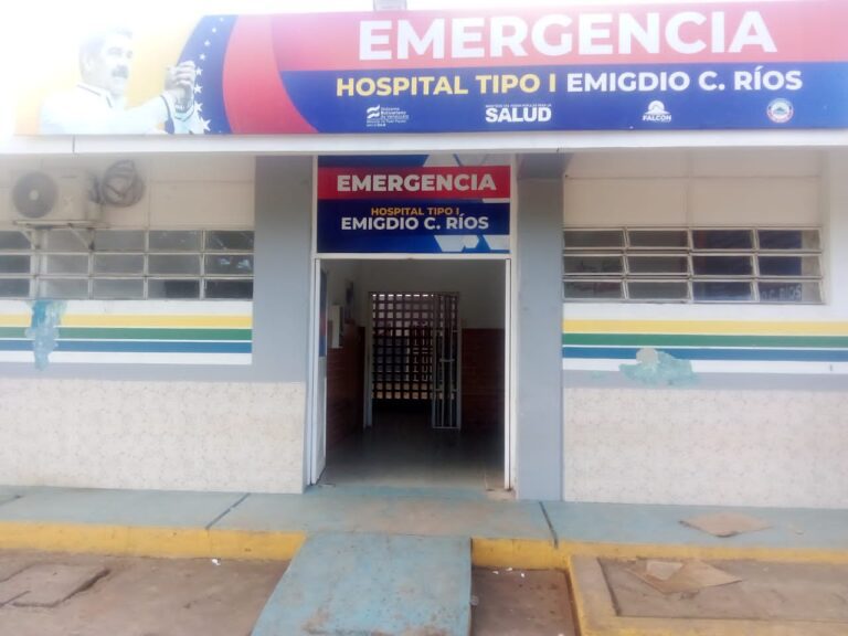 NoticiasFalcon's tweet photo. Vuelco de vehículo dejó ocho lesionados en el municipio Federación.
El siniestro ocurrió a las 4:00 de la tarde de este sábado 20 de junio en la carretera nacional Churuguara – Lara, específicamente en el sector El Tigre de la parroquia Mapararí del municipio Federación.⁣ https://t.co/KISLtUuev4