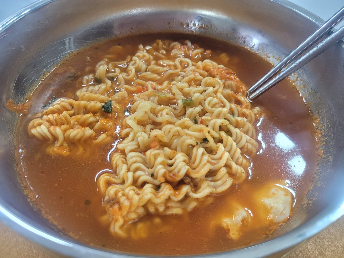 noah__gh__'s tweet photo. 여태 낋인 라면 중 제일 베스트 라면
매우 야르합니다 https://t.co/dklxktzoOG