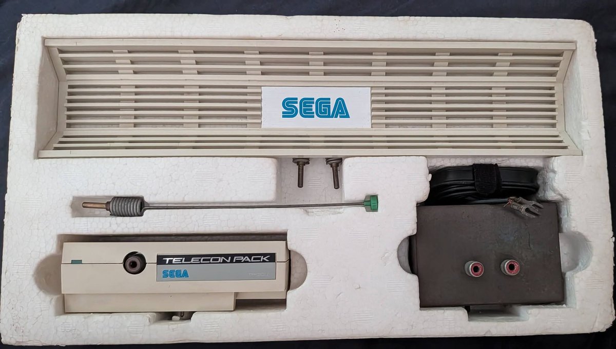 MasterMarkIII's tweet photo. Probably one of the most Obscure peripherals have arrived 🥳 I'm really happy that the original Antenna is in there too. Because it gets lost easily. finally I can focus on the Mark III games again 🥲

#sega #segamark3 #segamastersystem #retrogaming https://t.co/OurbgYnbDF